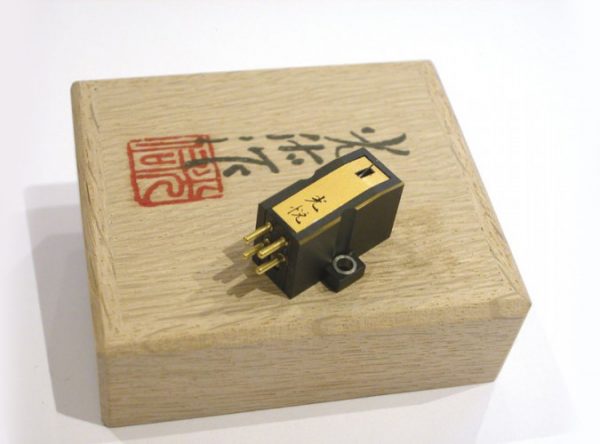 Koetsu Black K Moving Coil Cartridge 1