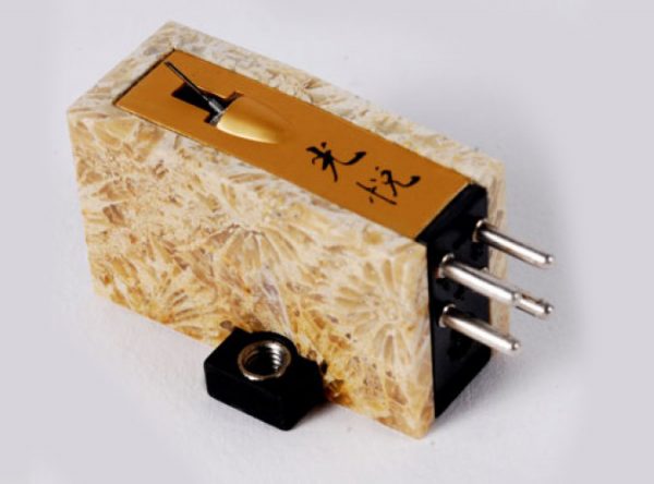 Koetsu Coralstone Platinum Moving Coil Cartridge 1