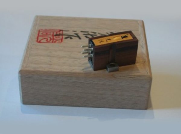 Koetsu Red K Signature Moving Coil Cartridge 1