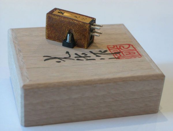 Koetsu Urushi Gold Moving Coil Cartridge 1
