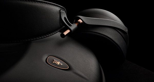Meze Audio Liric headphone and carrying pouch detail