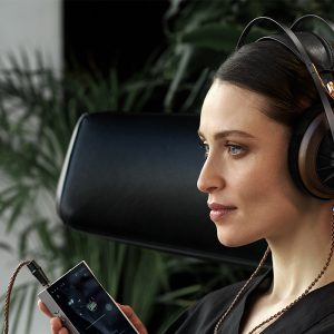 Meze Audio PRO lifestyle