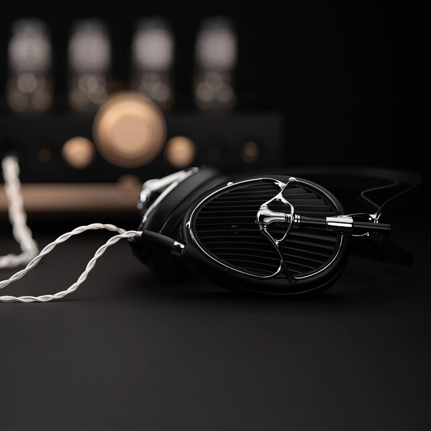 Meze-Audio-ARTA-headphone-source-synergywebp.webp